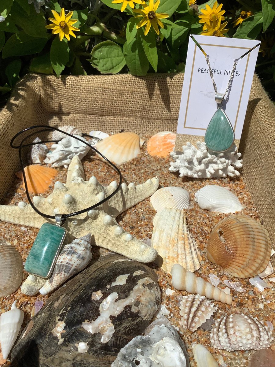 Healing Amazonite pendant known for its properties to help with health, protection,vitality,confidence, happiness, and calmness.