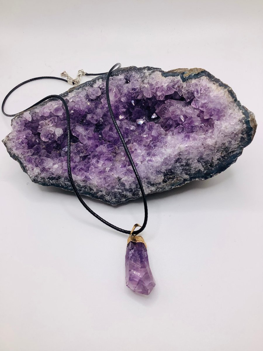 Crystal Necklace: Healing Amethyst Pendant for Energy and Balance, Natural Gemstone Jewelry, Unique Gift Idea