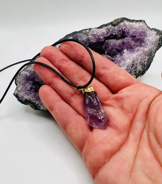 Crystal Necklace: Healing Amethyst Pendant for Energy and Balance, Natural Gemstone Jewelry, Unique Gift Idea